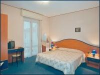 Die Zimmer dieses komfortablen, familiengef�hrten Hotels verf�gen �ber eine private Veranda oder einen Balkon mit Blick auf den See.