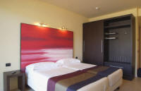 Alle Zimmer im Hotel Europa verfügen über einen Balkon, Klimaanlage und Sat-TV.