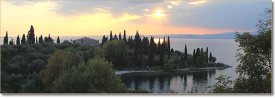 DIE FELSZEICHNUNGEN con San Vigilio am Gardasee