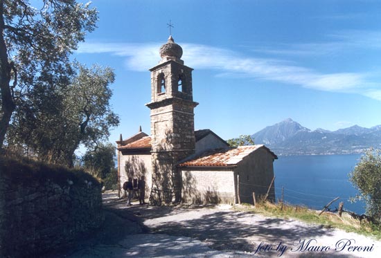 Kirche von Crero in Torri del Benaco am Gardasee