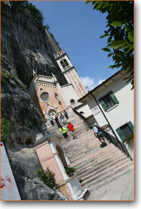 In Spiazzi Ferrara di Monte Baldo Wallfahrtsrt Madonna della Corona