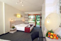 Alle Zimmer in Hotel Sailin Center bieten einen direkten Zugang zum Garten.