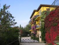 Residence Haus Paola in Torri del Benaco mit Blick zum See