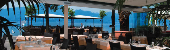 Das Restaurant del Porto,  a la Carte ist mittags und abends ge�ffnet. Sie k�nnen sich entscheiden, auf der Terasse oder auf dem Steg Platz zu nehmen. Sollten Sie es w�nschen, ist es auch m�glich den Steg,