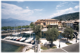 Il porto di Torri