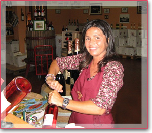 Irene f�r eine Weinprobe mit Bardolino und Chiaretto Wein