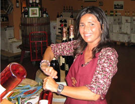 Irene für eine Weinprobe mit Bardolino und Chiaretto Wein